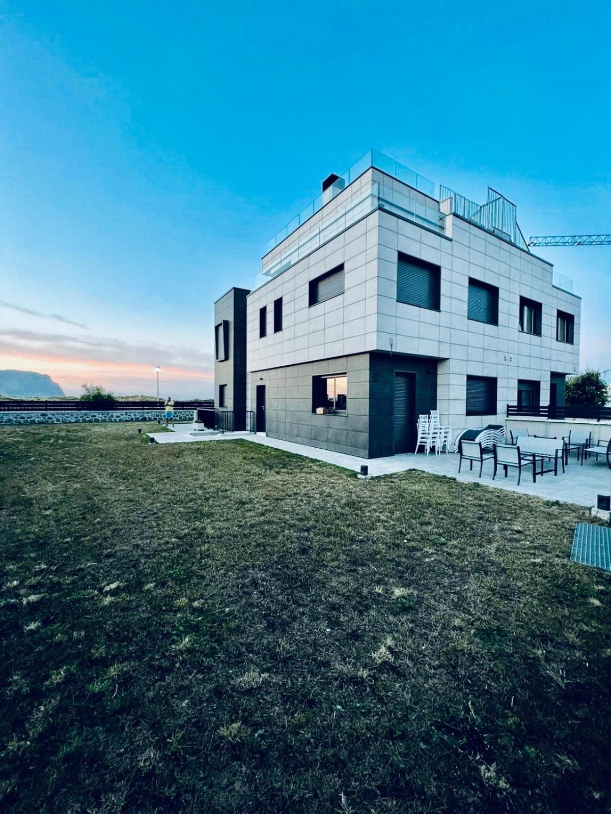 לרדו Lujosa Casa En Primera Linea Playa Increibles Vistas Mar מראה חיצוני תמונה